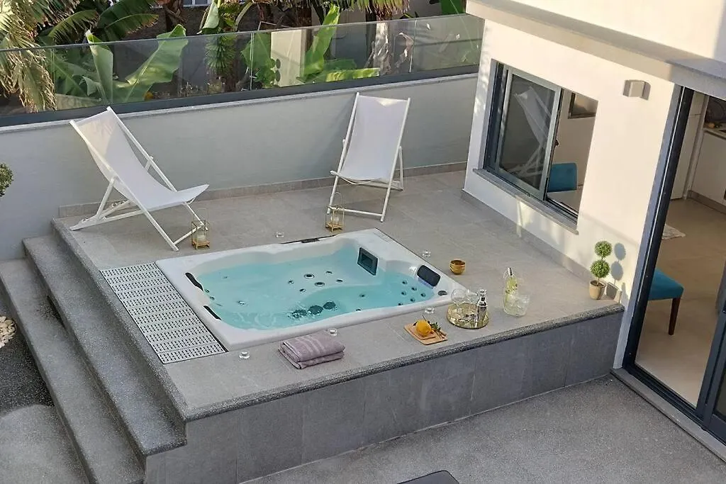 Sunset Avenue For Couple W/ Jacuzzi Spa Hot Water Paul do Mar  Holiday home Paul do Mar (Madeira)